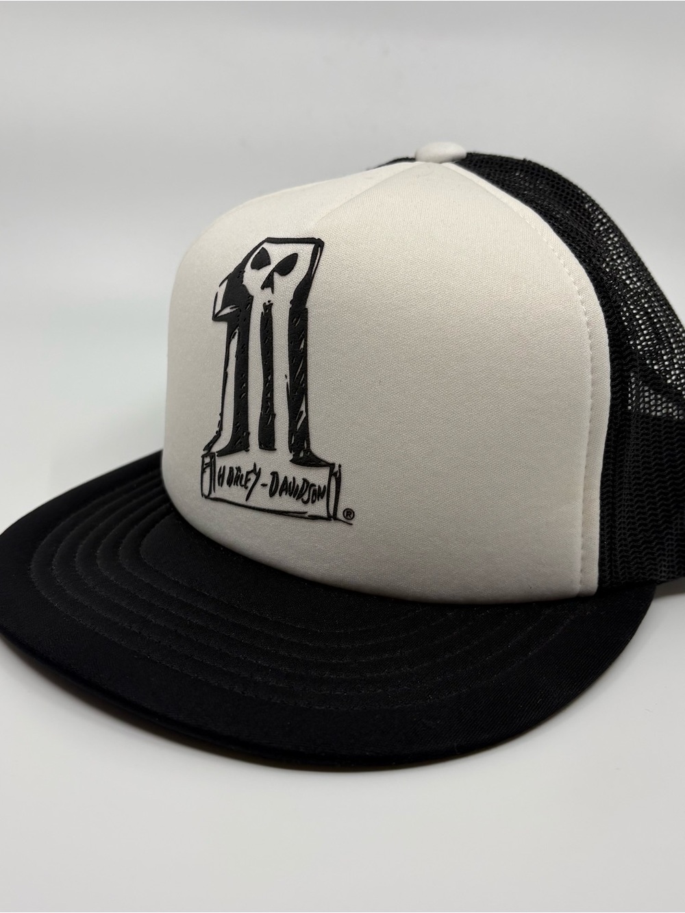 Harley Davidson #1 Skull Black Label SnapBack Trucker Hat Mesh White Flat Bill